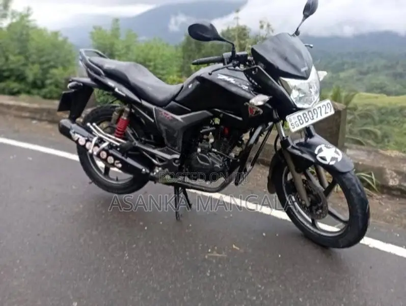 Hero Hunk 2014 Motorbike (Used)