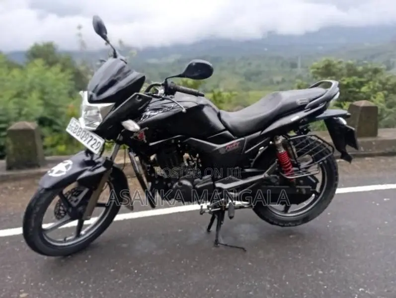 Hero Hunk 2014 Motorbike (Used)