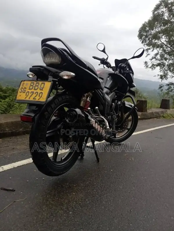 Hero Hunk 2014 Motorbike (Used)