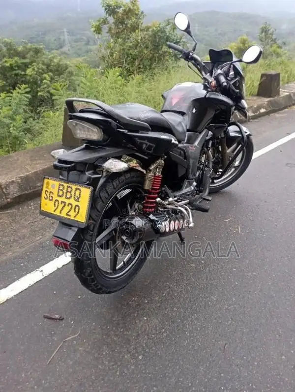 Hero Hunk 2014 Motorbike (Used)