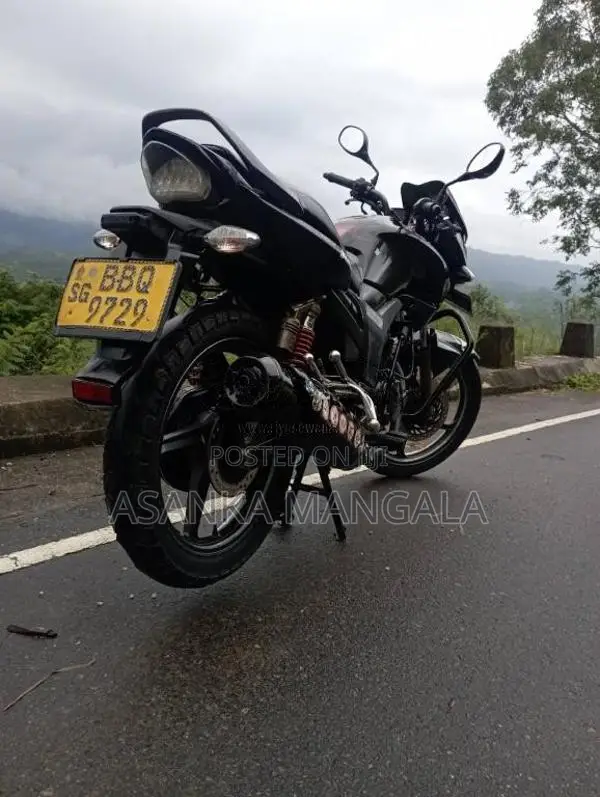 Hero Hunk 2014 Motorbike (Used)