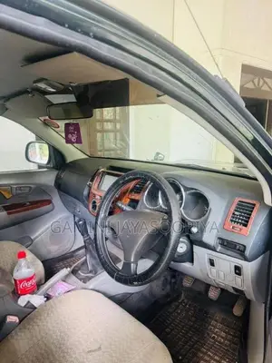 Toyota Hilux 2009 Pickup (Used)