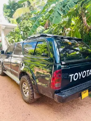 Toyota Hilux 2009 Pickup (Used)