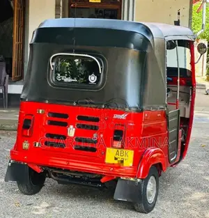 Bajaj 4 Stroke 2016 Three Wheel (Used)