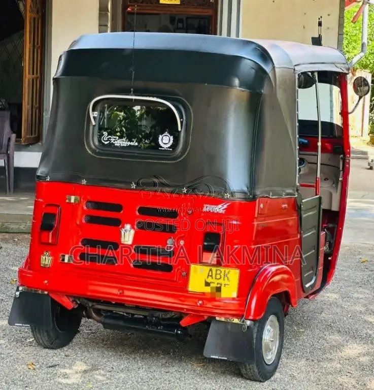 Bajaj 4 Stroke 2016 Three Wheel (Used)