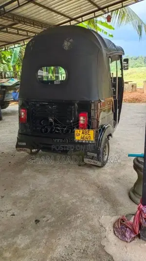Bajaj 4 Stroke 2015 Three Wheel (Used)