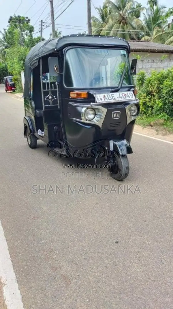 Bajaj 4 Stroke 2015 Three Wheel (Used)