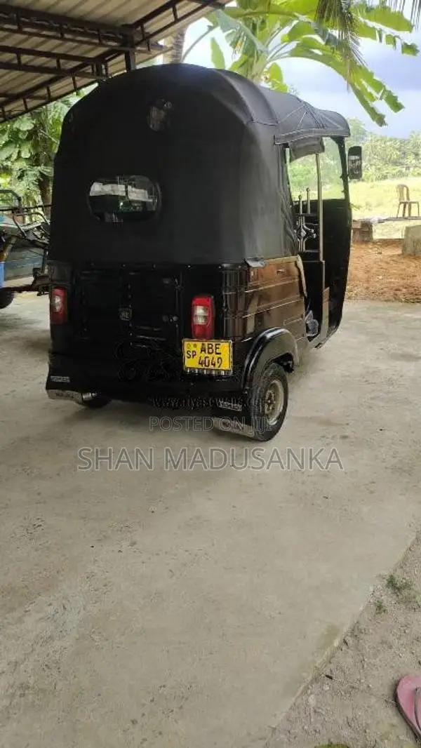 Bajaj 4 Stroke 2015 Three Wheel (Used)
