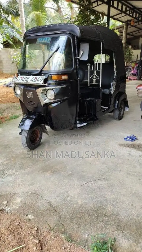 Bajaj 4 Stroke 2015 Three Wheel (Used)