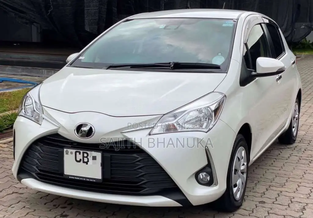 Toyota Vitz 2018 Car (Used)