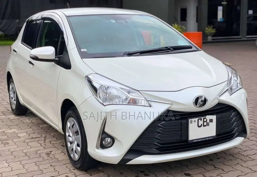 Toyota Vitz 2018 Car (Used)
