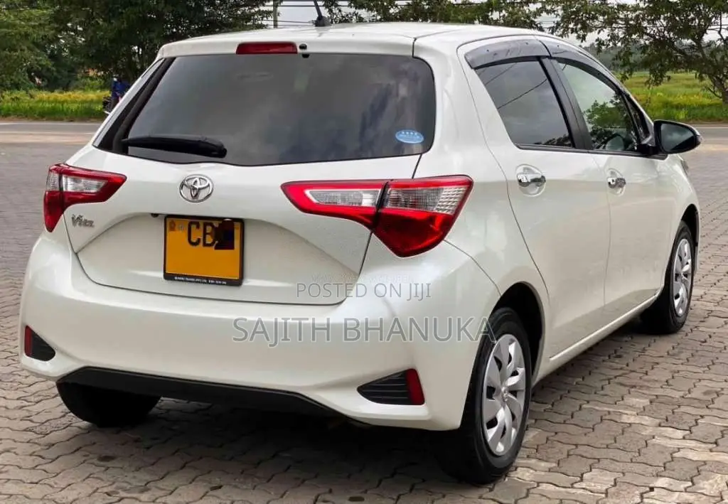 Toyota Vitz 2018 Car (Used)