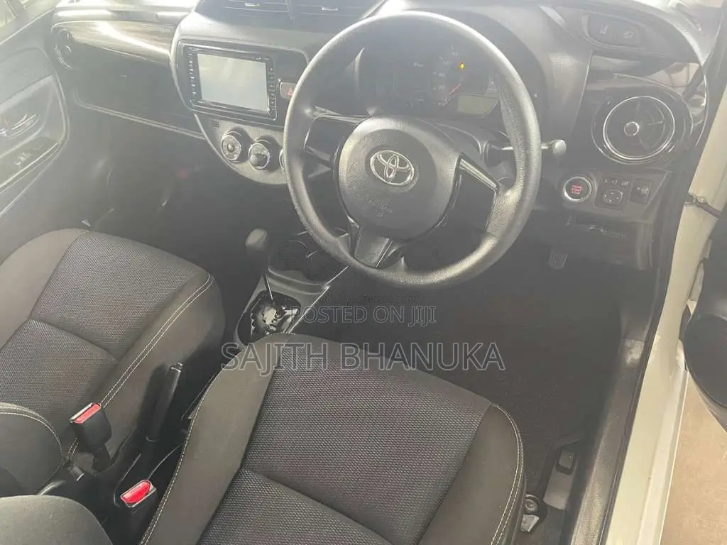 Toyota Vitz 2018 Car (Used)