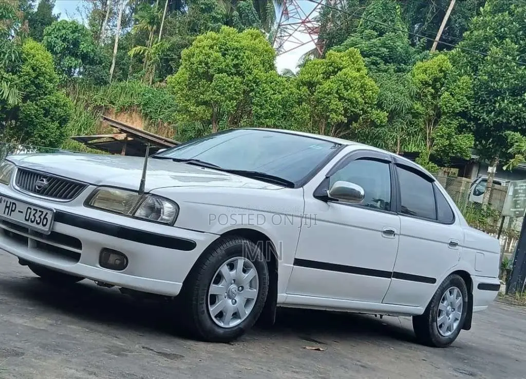 Nissan FB15 2000 Car (Used)