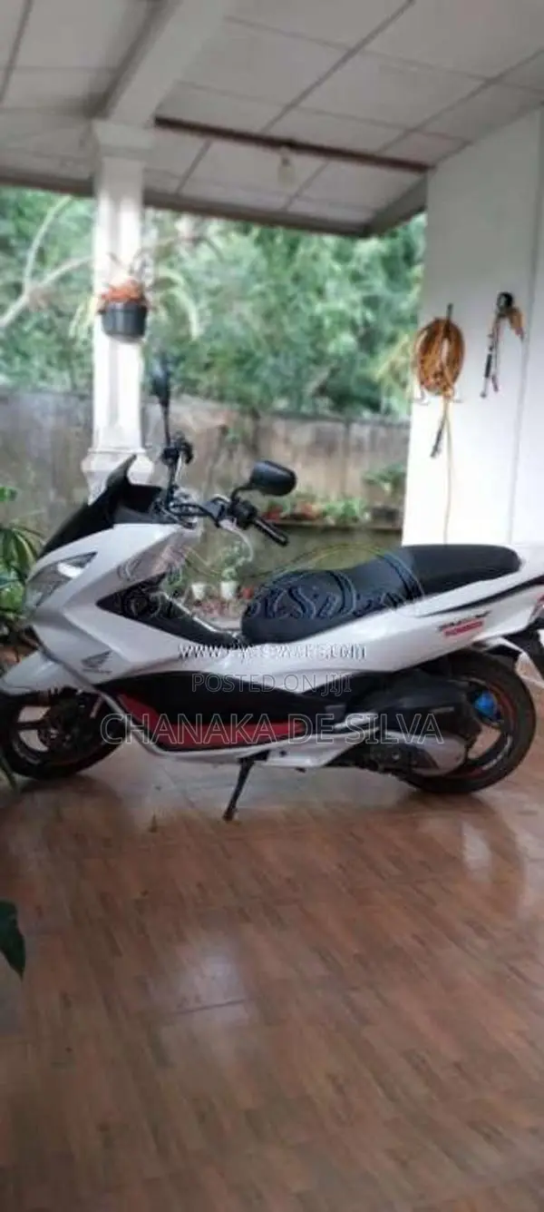 Honda Pcx 125 JF-56 Japan 2018 Motorbike (Used)