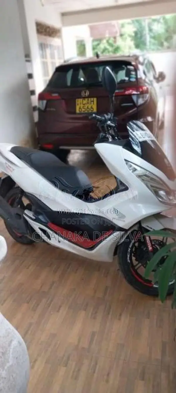 Honda Pcx 125 JF-56 Japan 2018 Motorbike (Used)