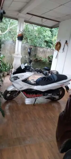 Honda Pcx 125 JF-56 Japan 2018 Motorbike (Used)