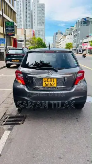Toyota Vitz 2016 Car (Used)