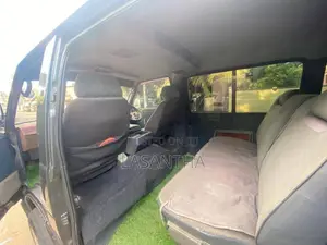 Toyota Shell 1993 Van (Used)