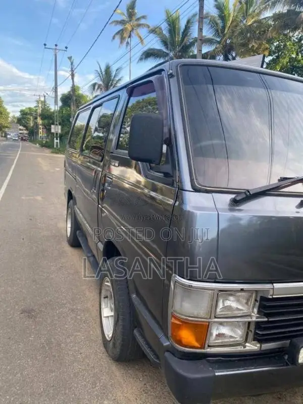 Toyota Shell 1993 Van (Used)