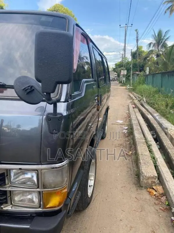 Toyota Shell 1993 Van (Used)