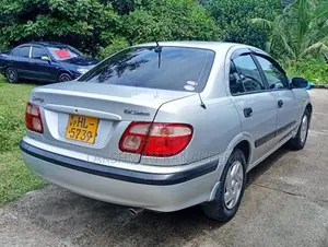 Nissan N16 Ex Saloon 2000 Car (Used)