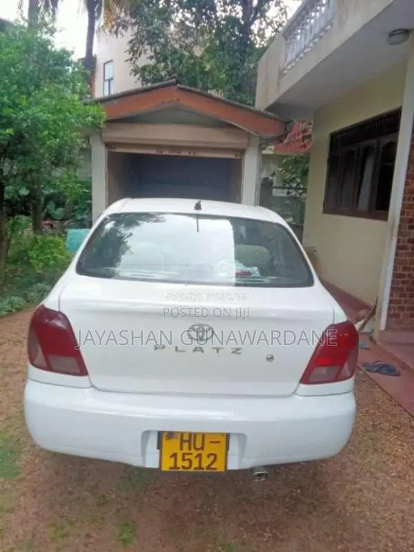 Toyota Platz 2000 Car (Used)