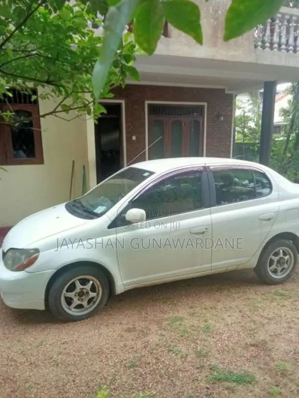 Toyota Platz 2000 Car (Used)