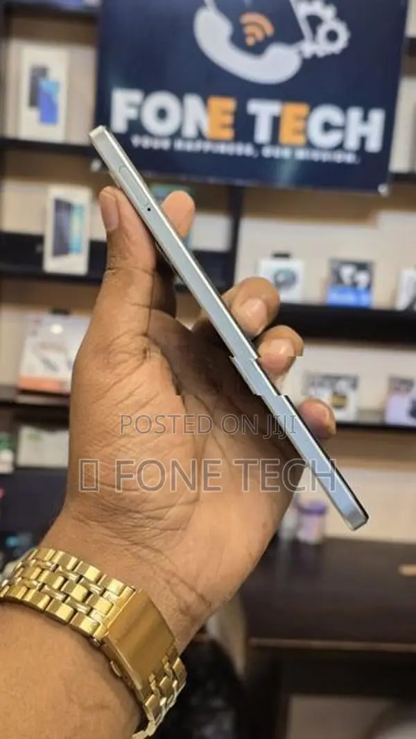 Oppo A3 6GB/128GB (Used)