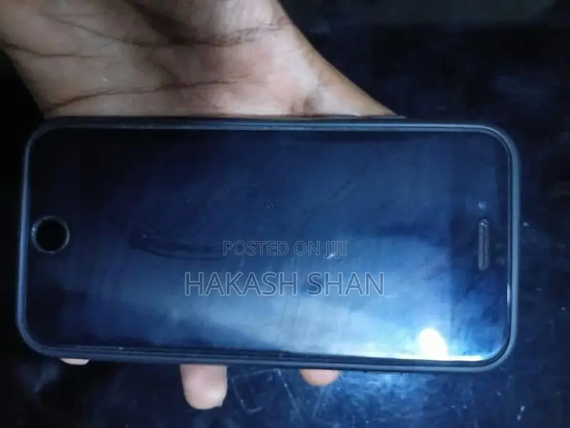 Apple iPhone 8 (Used)