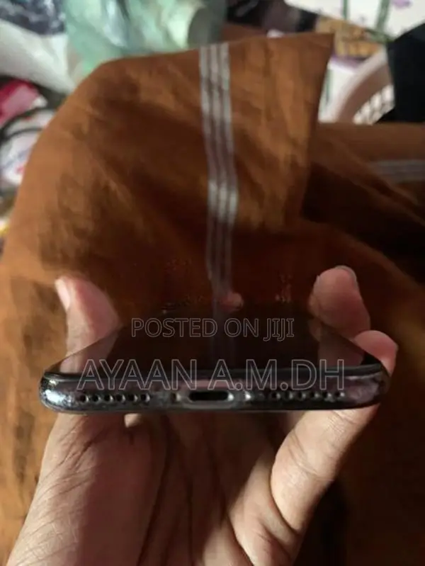 Apple iPhone XS (Used)