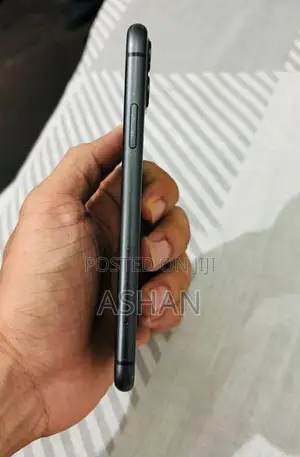 Apple iPhone 11 (Used)