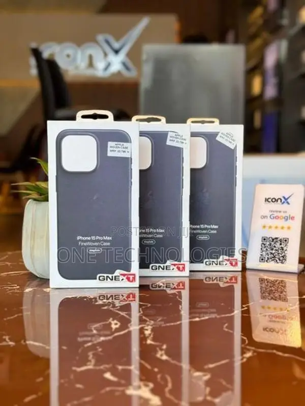 Apple iPhone 15 Pro Max MagSafe Cover