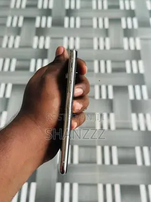 Apple iPhone XS (Used)
