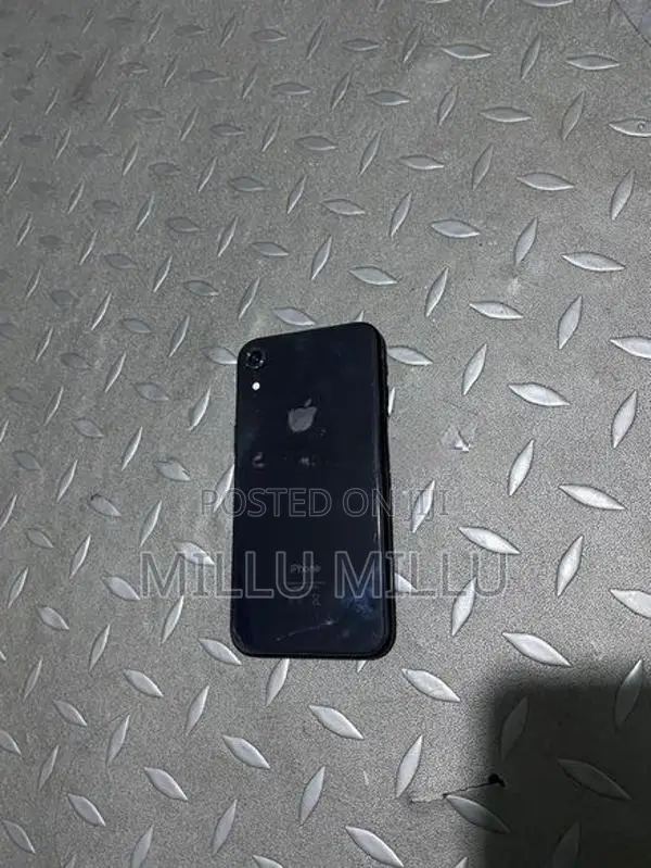 Apple iPhone XR 64GB (Used)