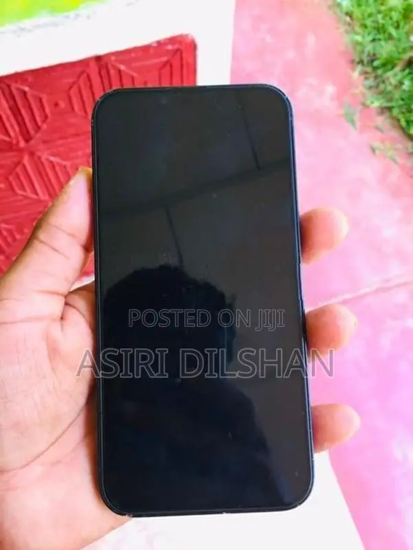 Apple iPhone 13 (Used)