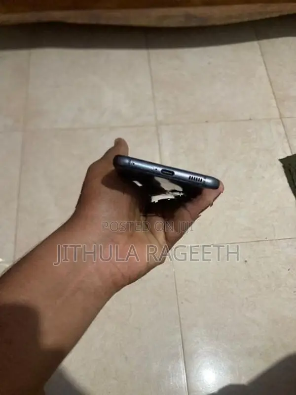 Samsung Galaxy S21 FE (Used)
