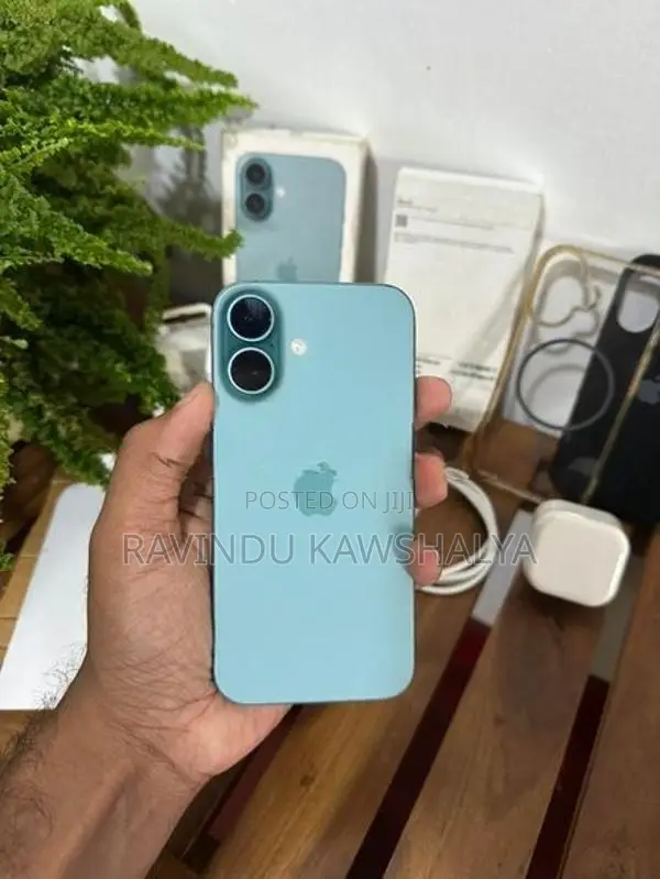 Apple iPhone 16 (Used)