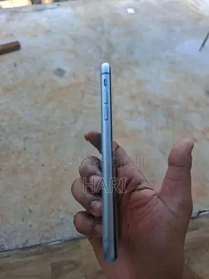 Apple iPhone XR (Used)
