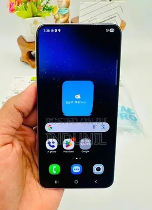 Samsung Galaxy S22 (Used)