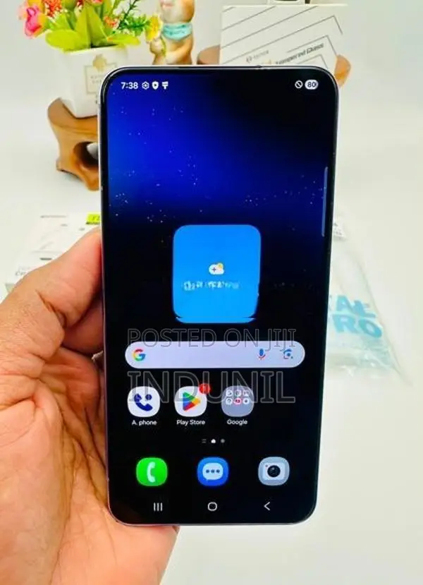 Samsung Galaxy S22 (Used)