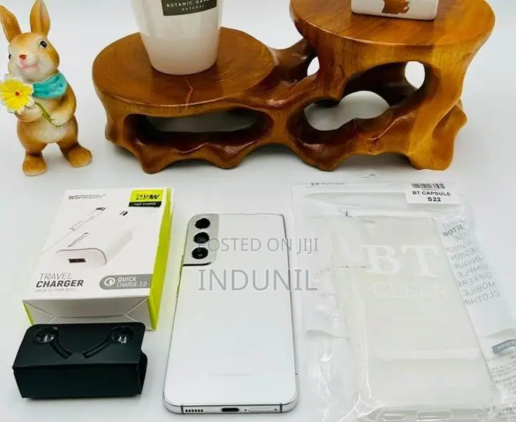 Samsung Galaxy S22 (Used)