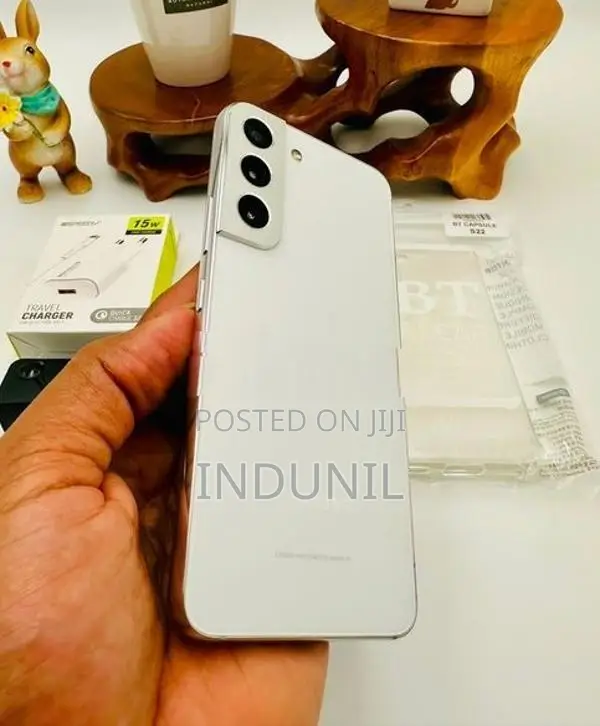 Samsung Galaxy S22 (Used)