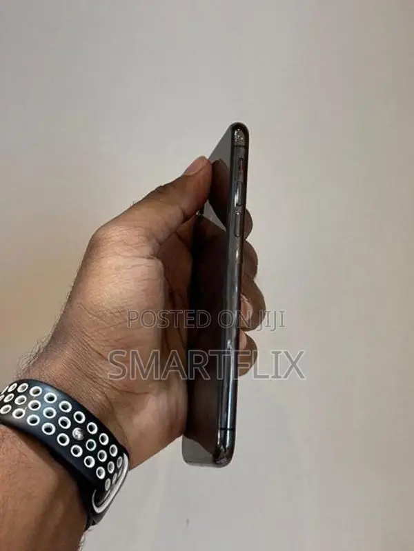 Apple iPhone X (Used)