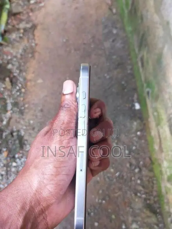 Apple iPhone 15 Pro (Used)