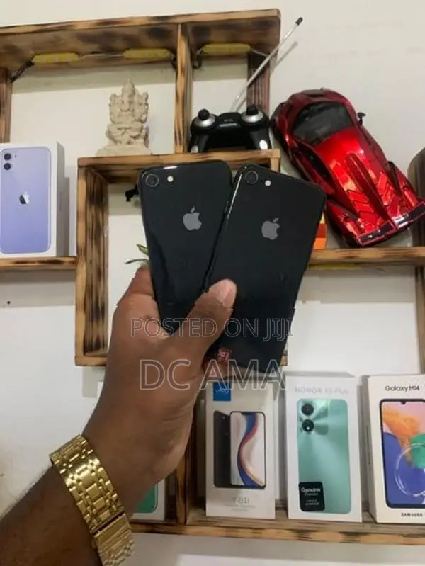Apple iPhone 8 (Used)