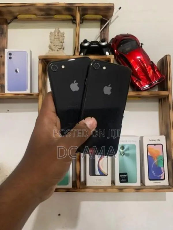 Apple iPhone 8 (Used)