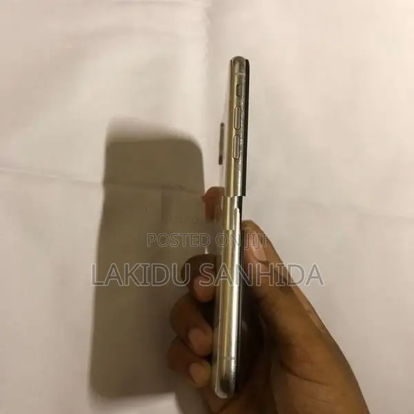 Apple iPhone X (Used)