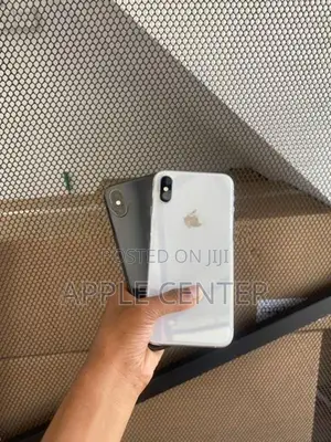 Apple iPhone XS (Used)