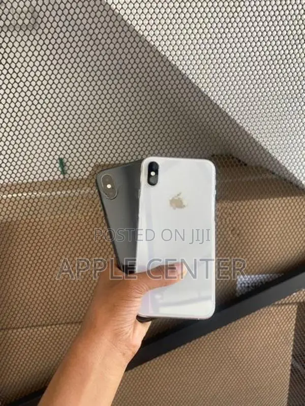 Apple iPhone XS (Used)
